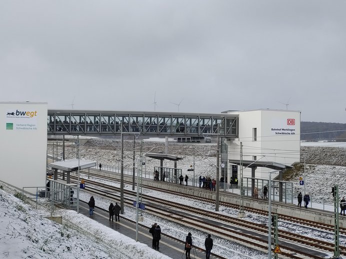 Zugschienen mit dem Neubau des Bahnhofs Merklingen